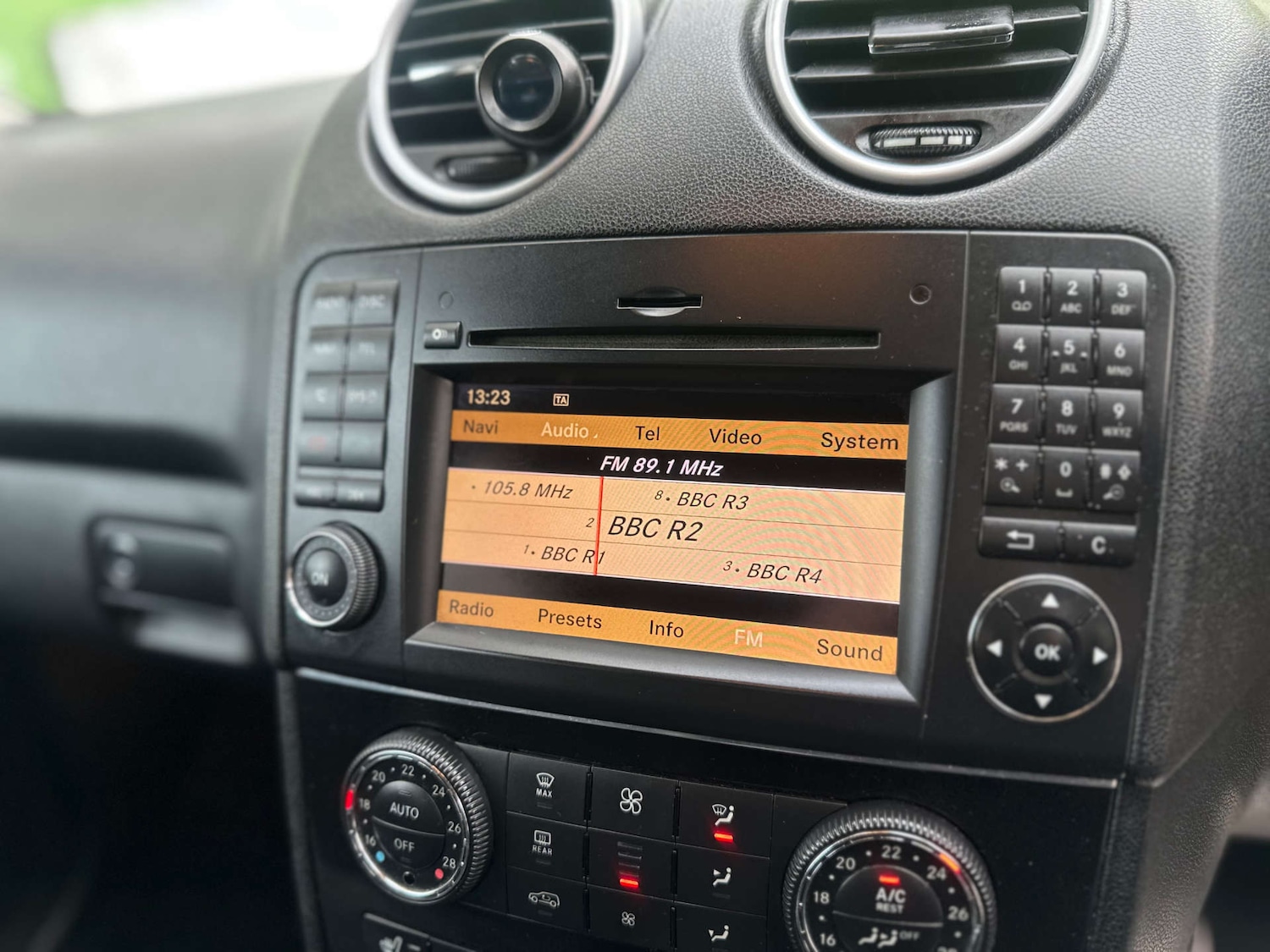 Used Mercedes-Benz M Class 2010 for sale - 76829761: Photo 16