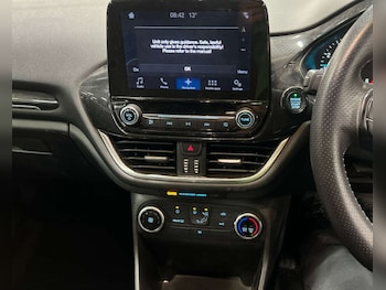 Used Ford Fiesta 2018 for sale - 76542275: Photo