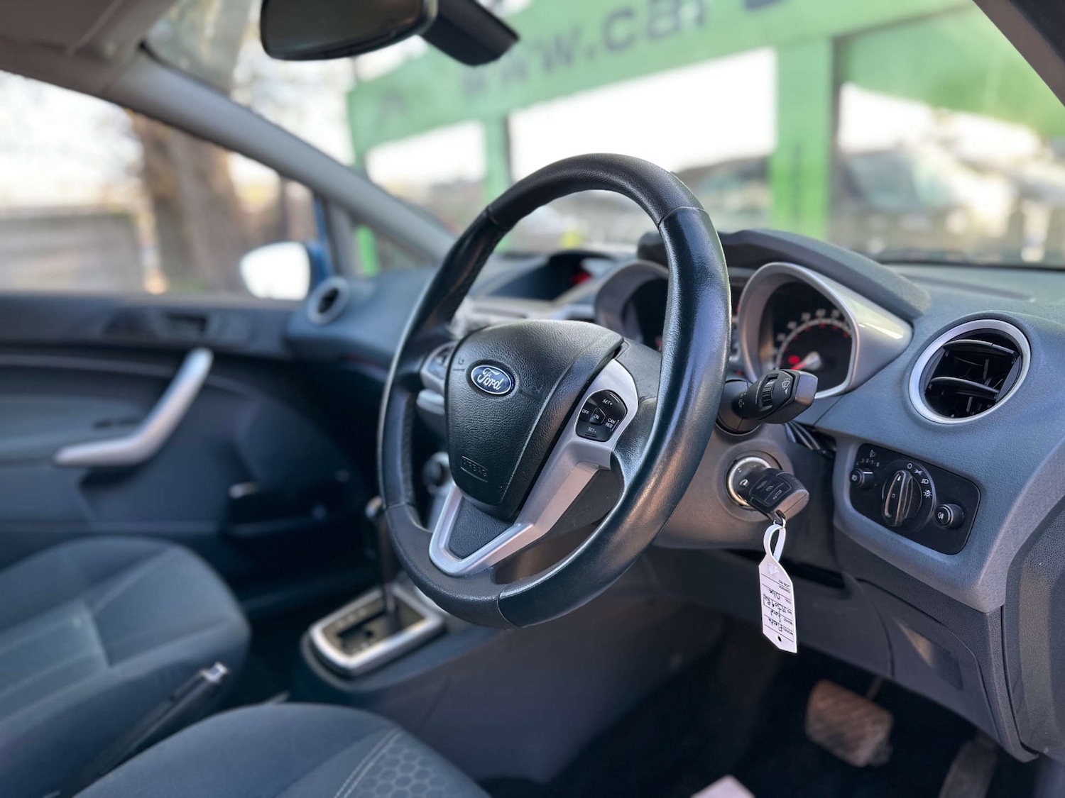 Used Ford Fiesta 2009 for sale - 76693620: Photo 2