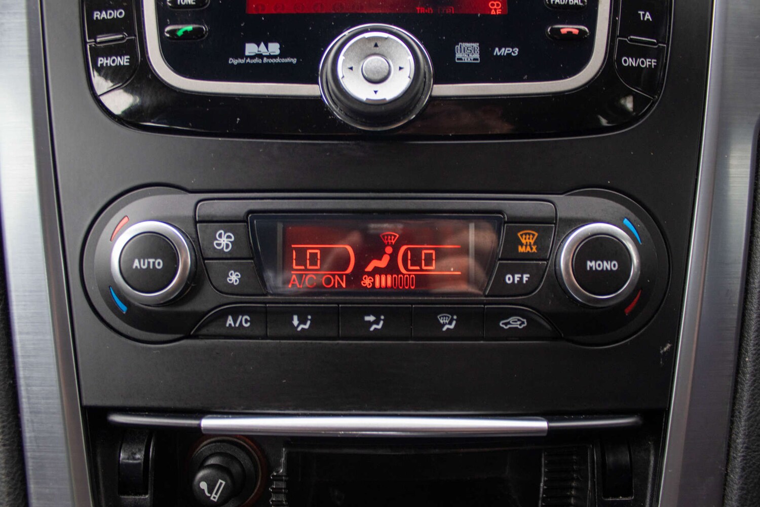 Used Ford Mondeo 2011 for sale - 78111305: Photo 25