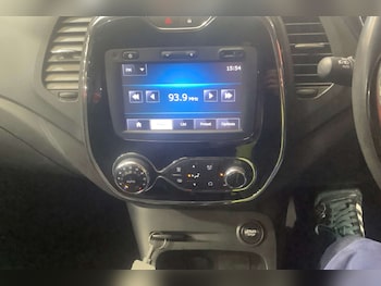 Used Renault Captur 2015 for sale - 75203178: Photo