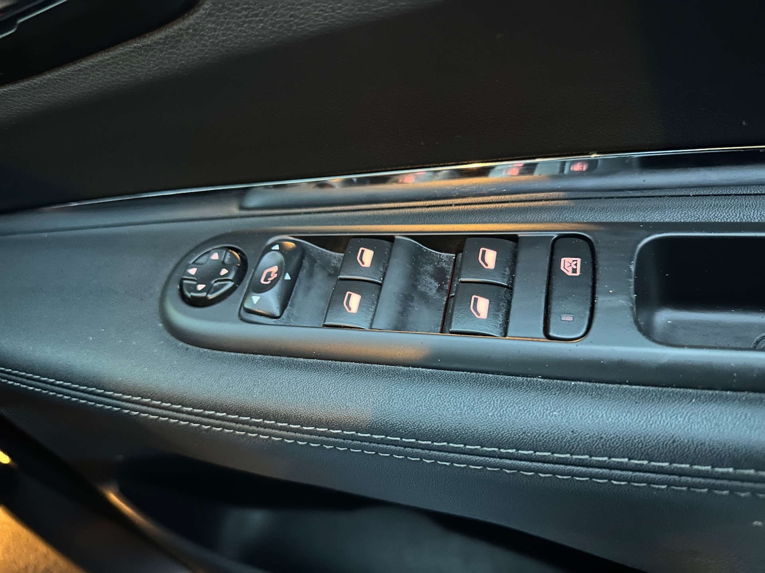 Used Peugeot 3008 2016 for sale - 76490359: Photo 35