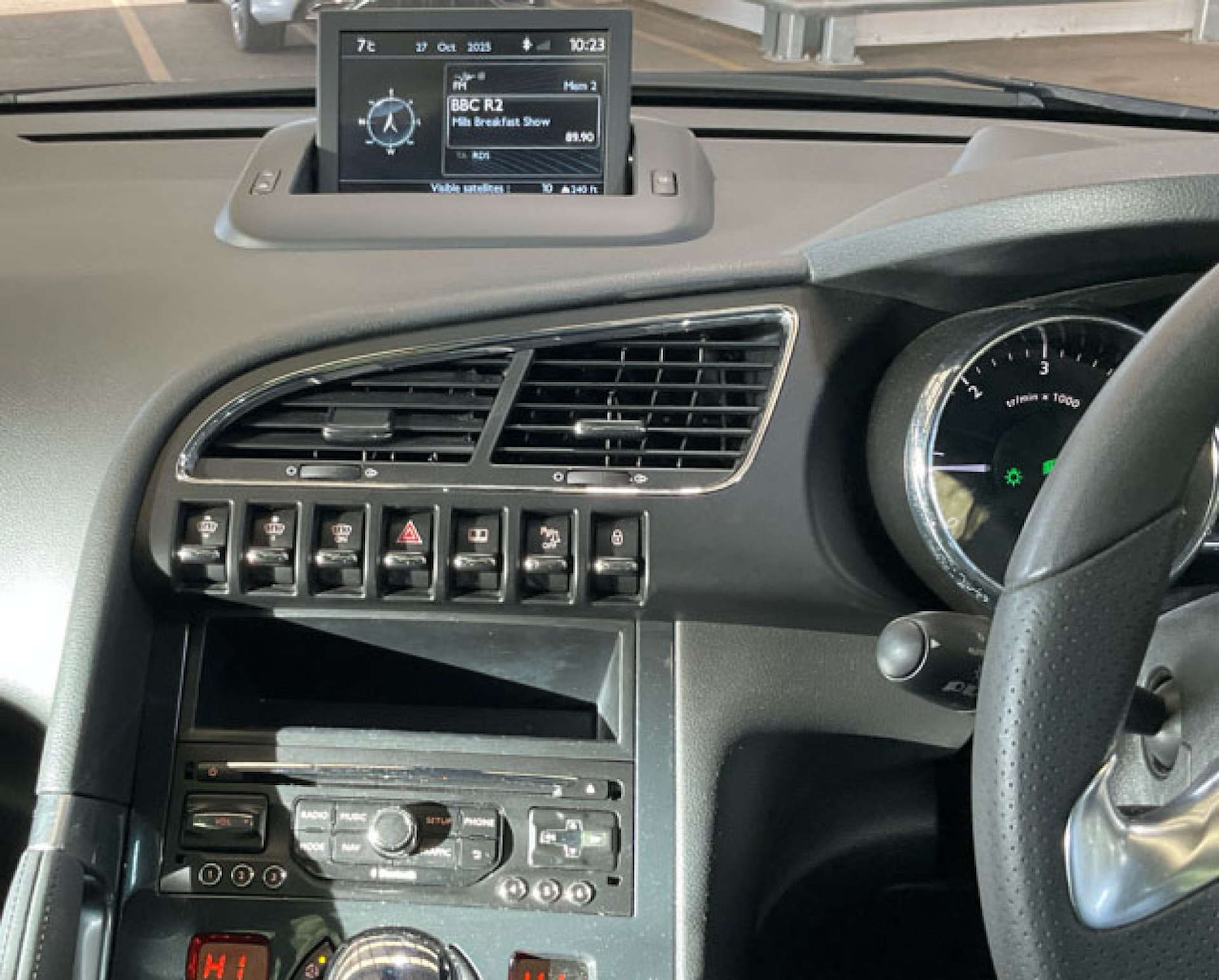 Used Peugeot 3008 2016 for sale - 76490359: Photo 6