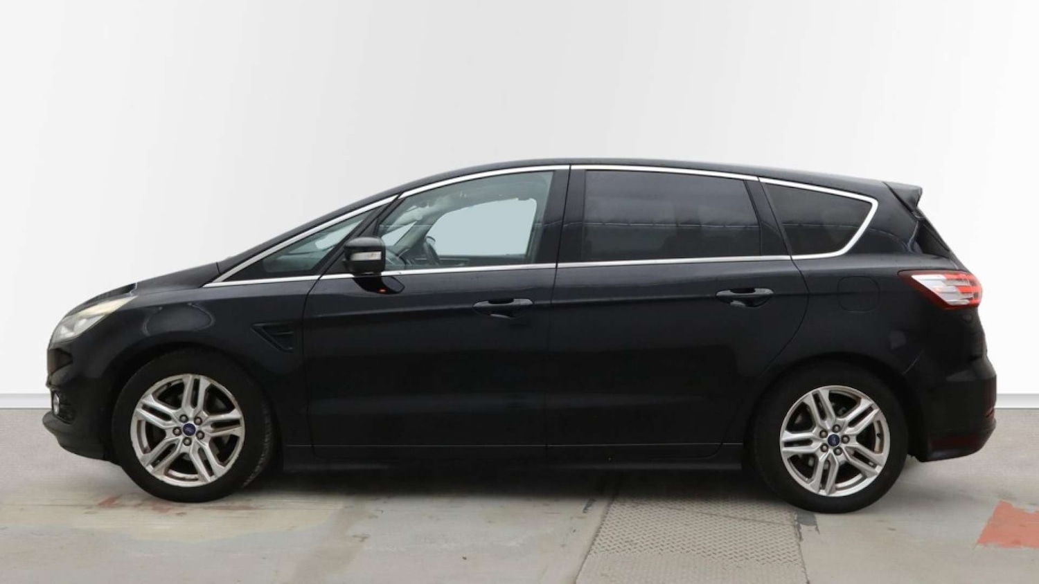 Used Ford S-Max 2016 for sale - 76892329: Photo 12