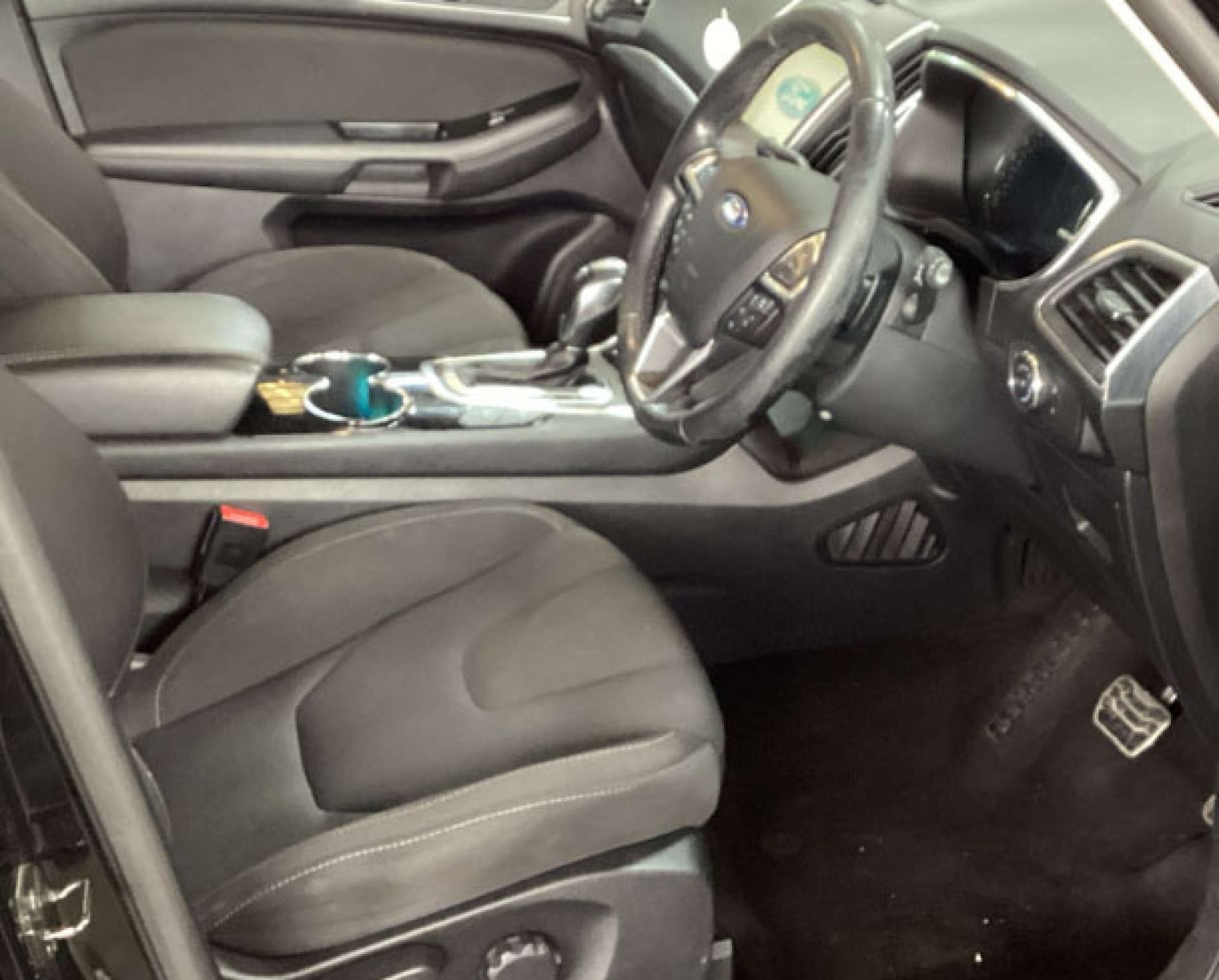 Used Ford S-Max 2016 for sale - 76892329: Photo 3