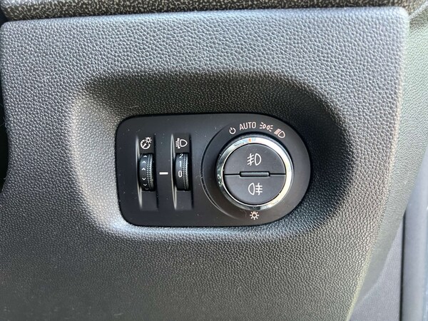 Used Vauxhall Corsa 2012 for sale - 76023089: Photo 26