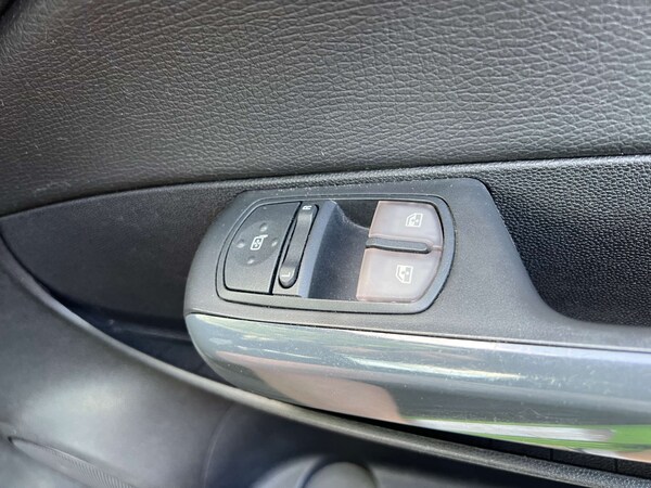 Used Vauxhall Corsa 2012 for sale - 76023089: Photo 27