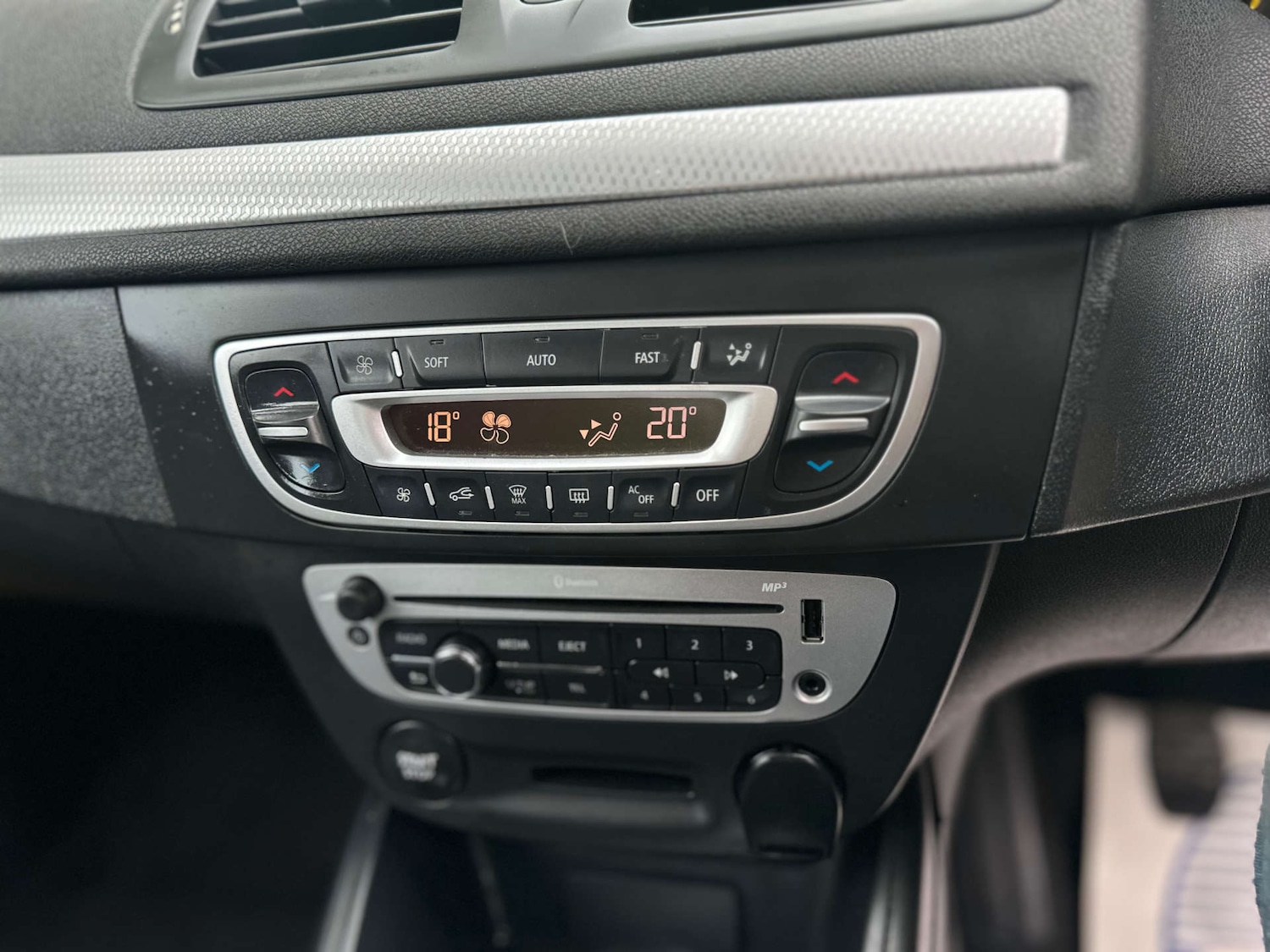 Used Renault Megane 2014 for sale - 76352607: Photo 16