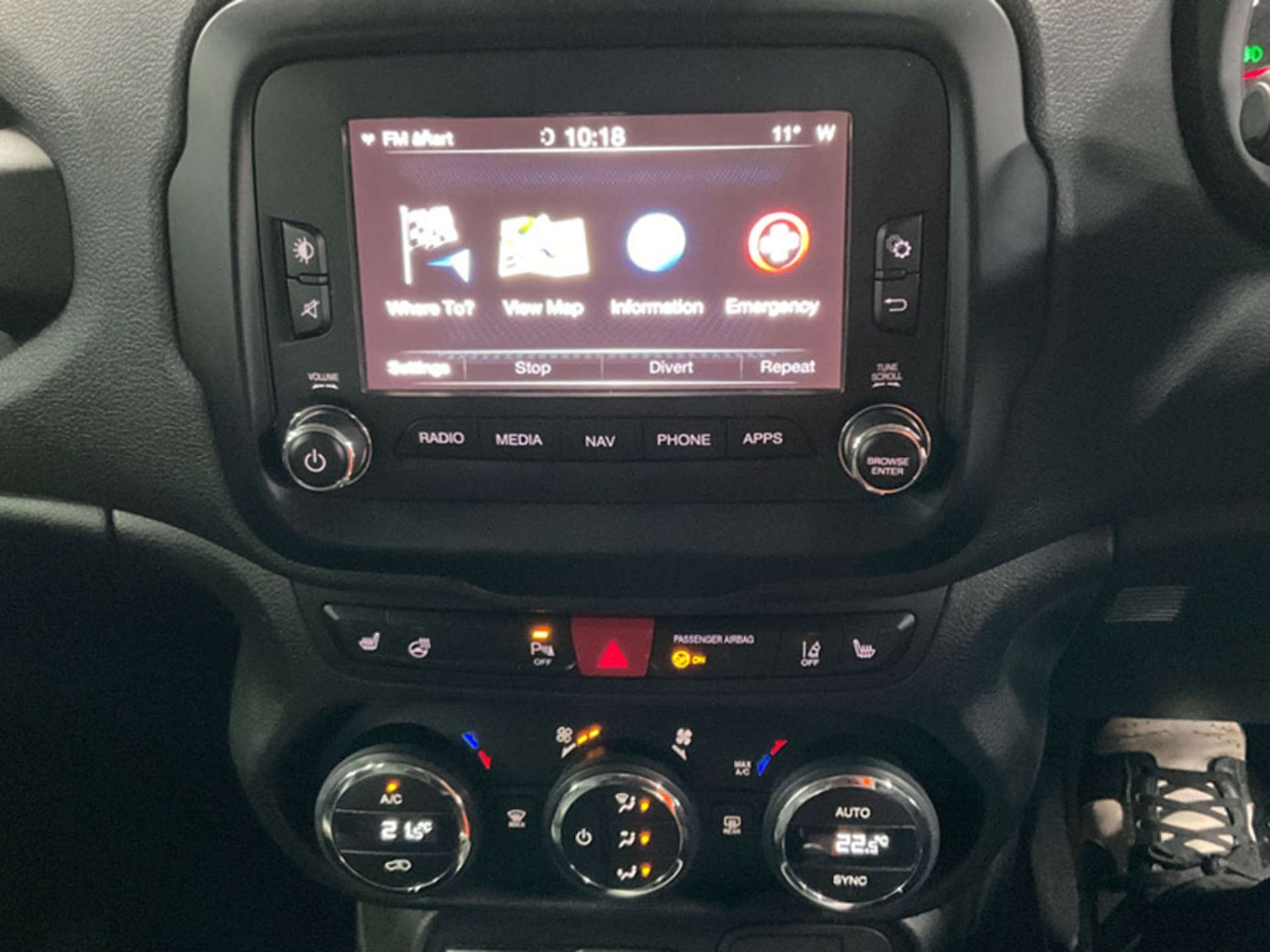 Used Jeep Renegade 2017 for sale - 77276648: Photo 2