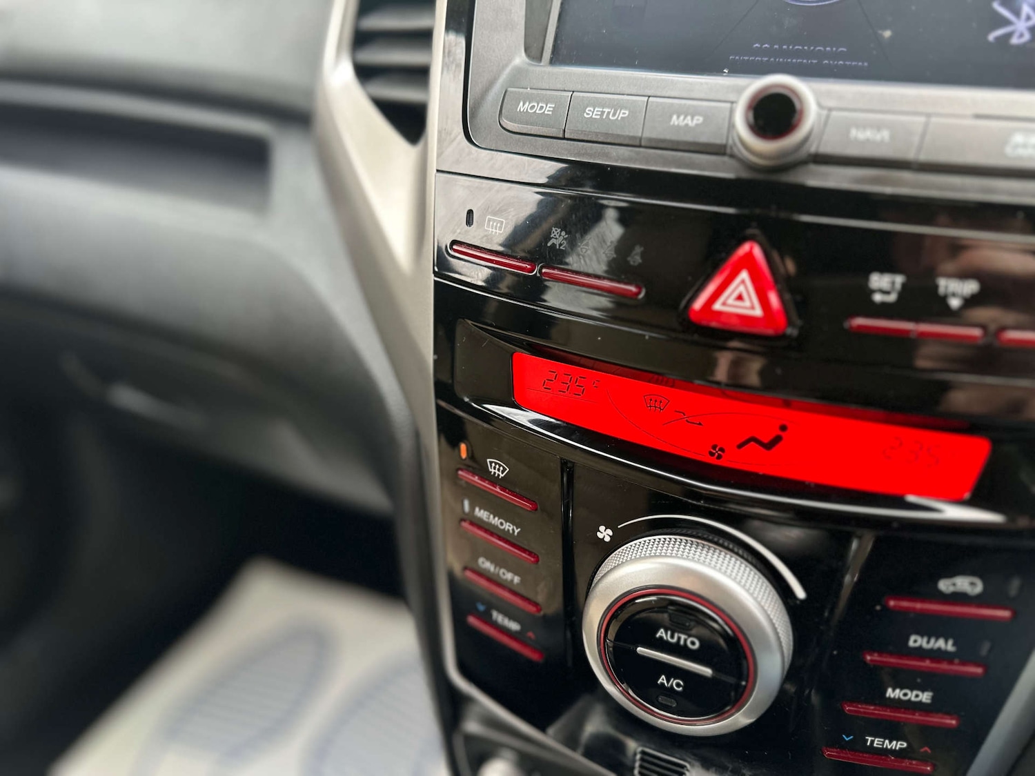 Used Ssangyong Tivoli 2017 for sale - 76693636: Photo 4