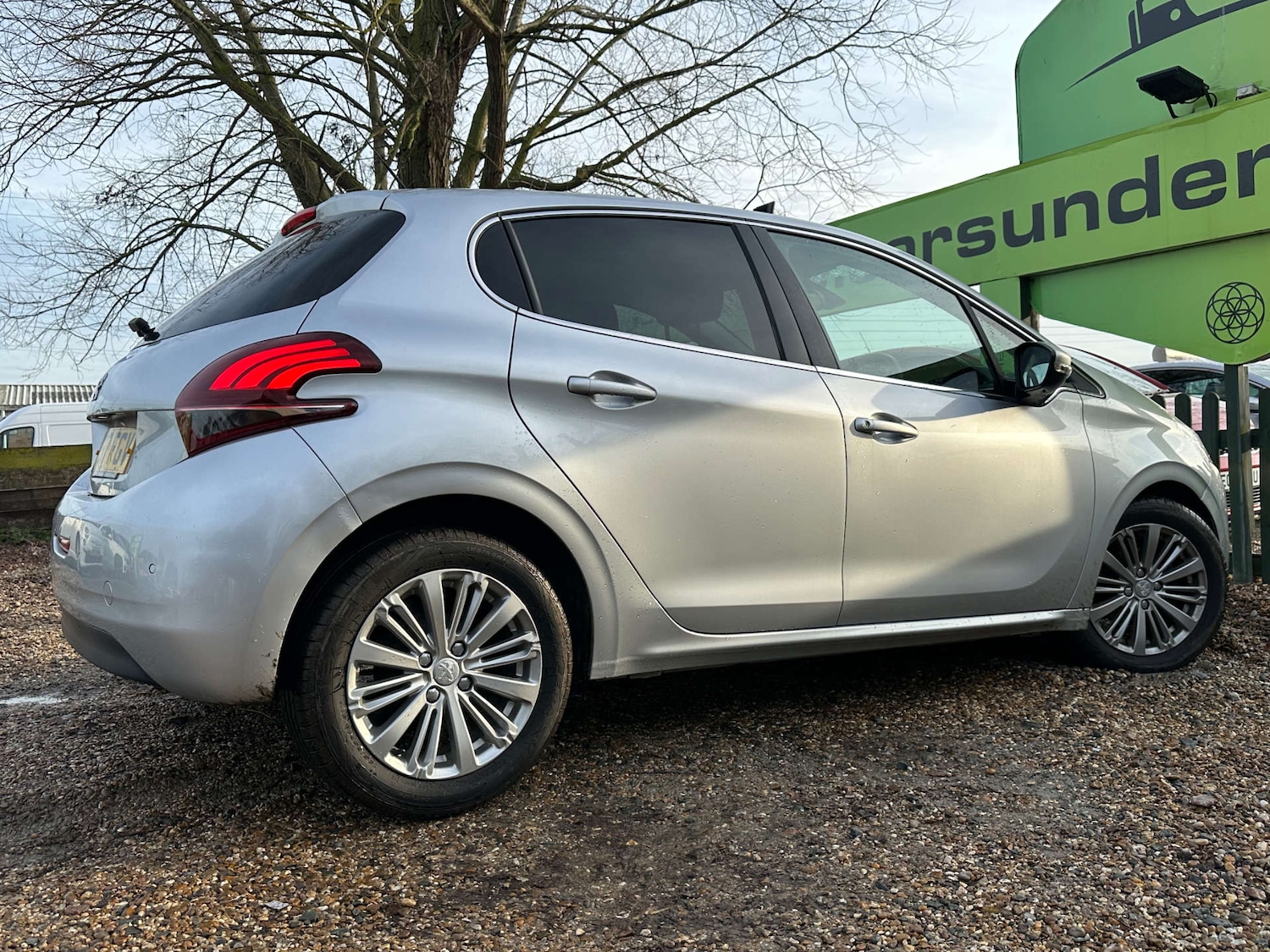 Used Peugeot 208 2017 for sale - 77058492: Photo 16