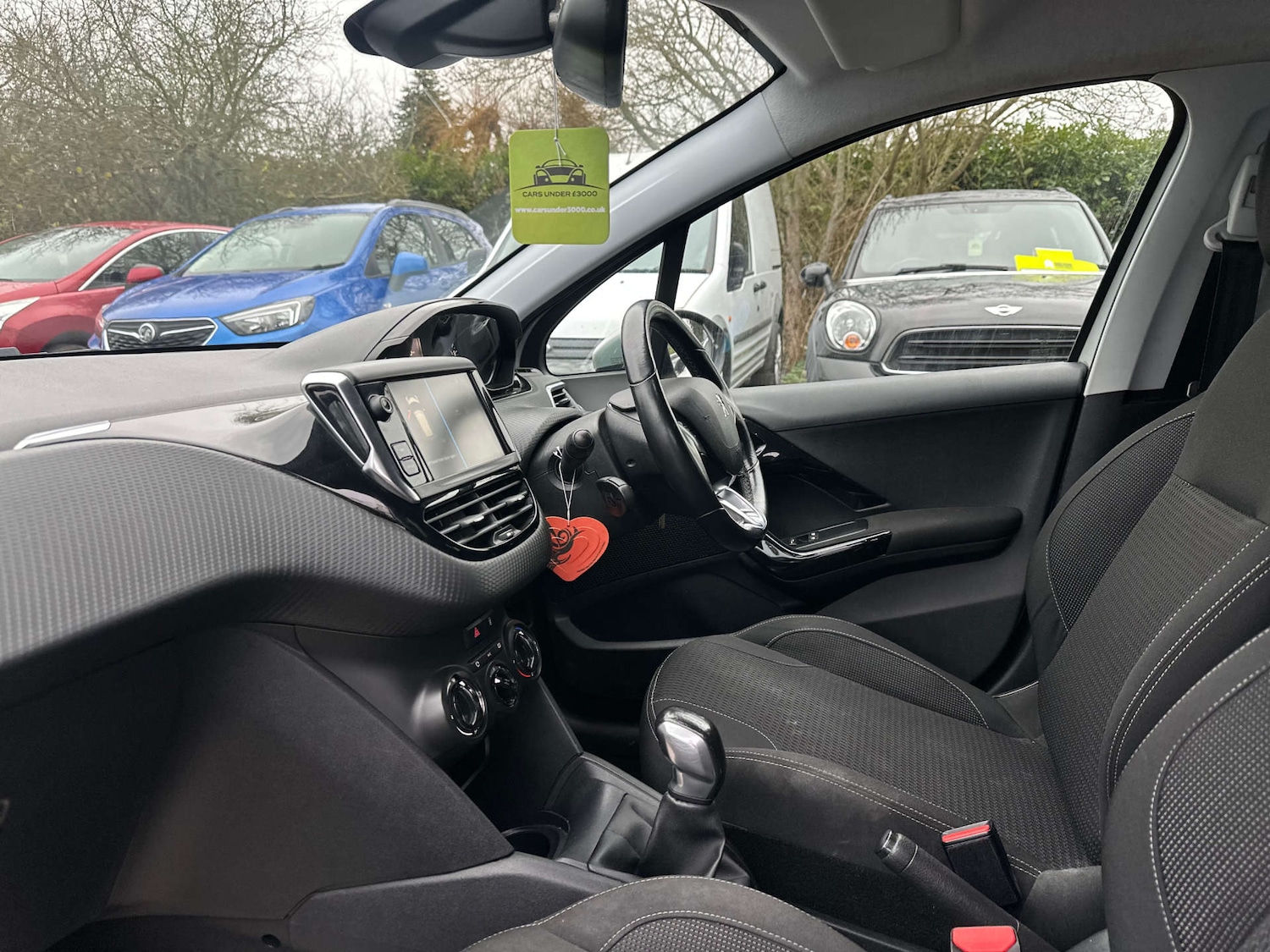 Used Peugeot 208 2017 for sale - 77058492: Photo 2