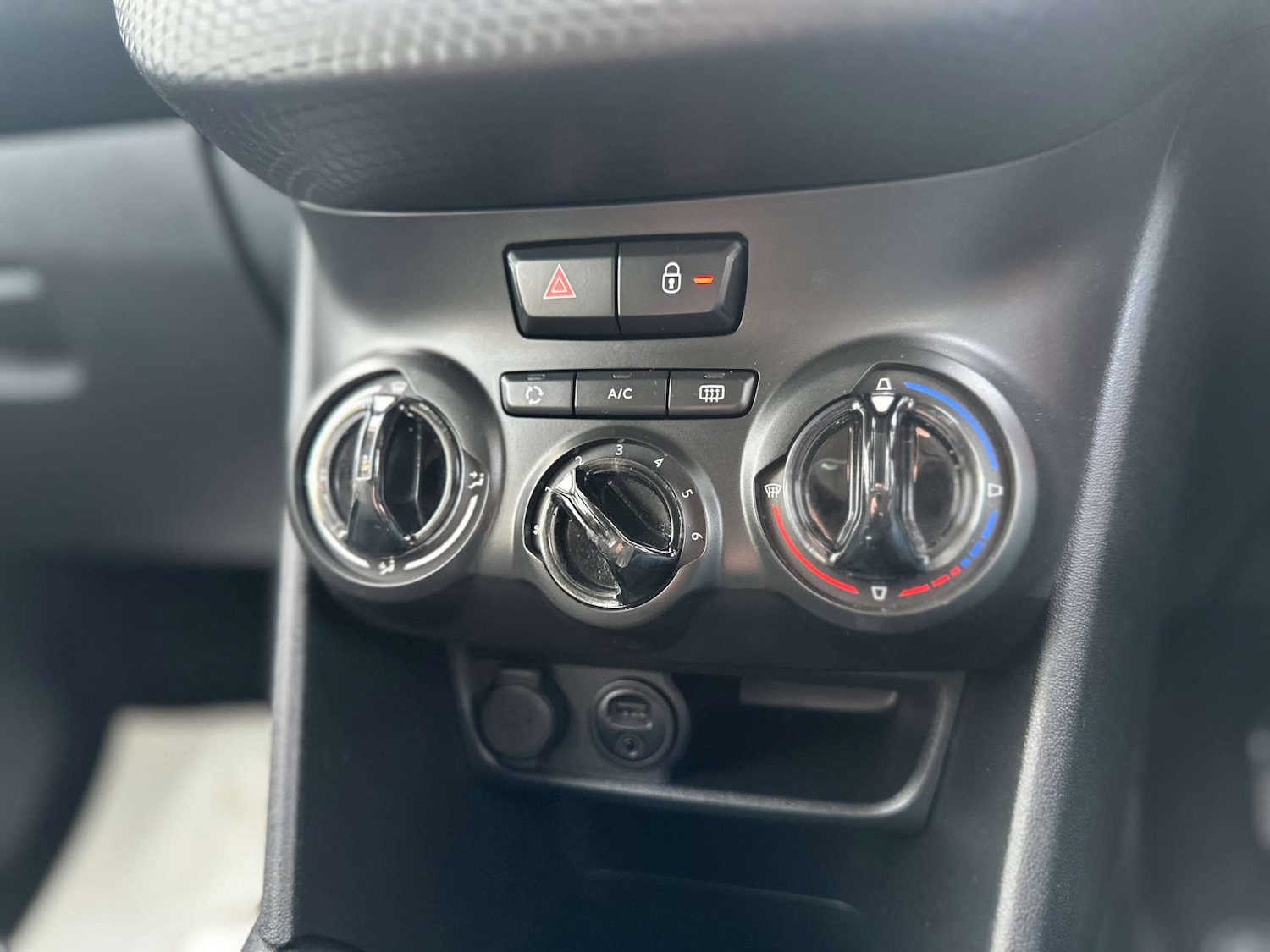 Used Peugeot 208 2017 for sale - 77058492: Photo 20