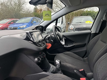 Used Peugeot 208 2017 for sale - 77058492: Photo