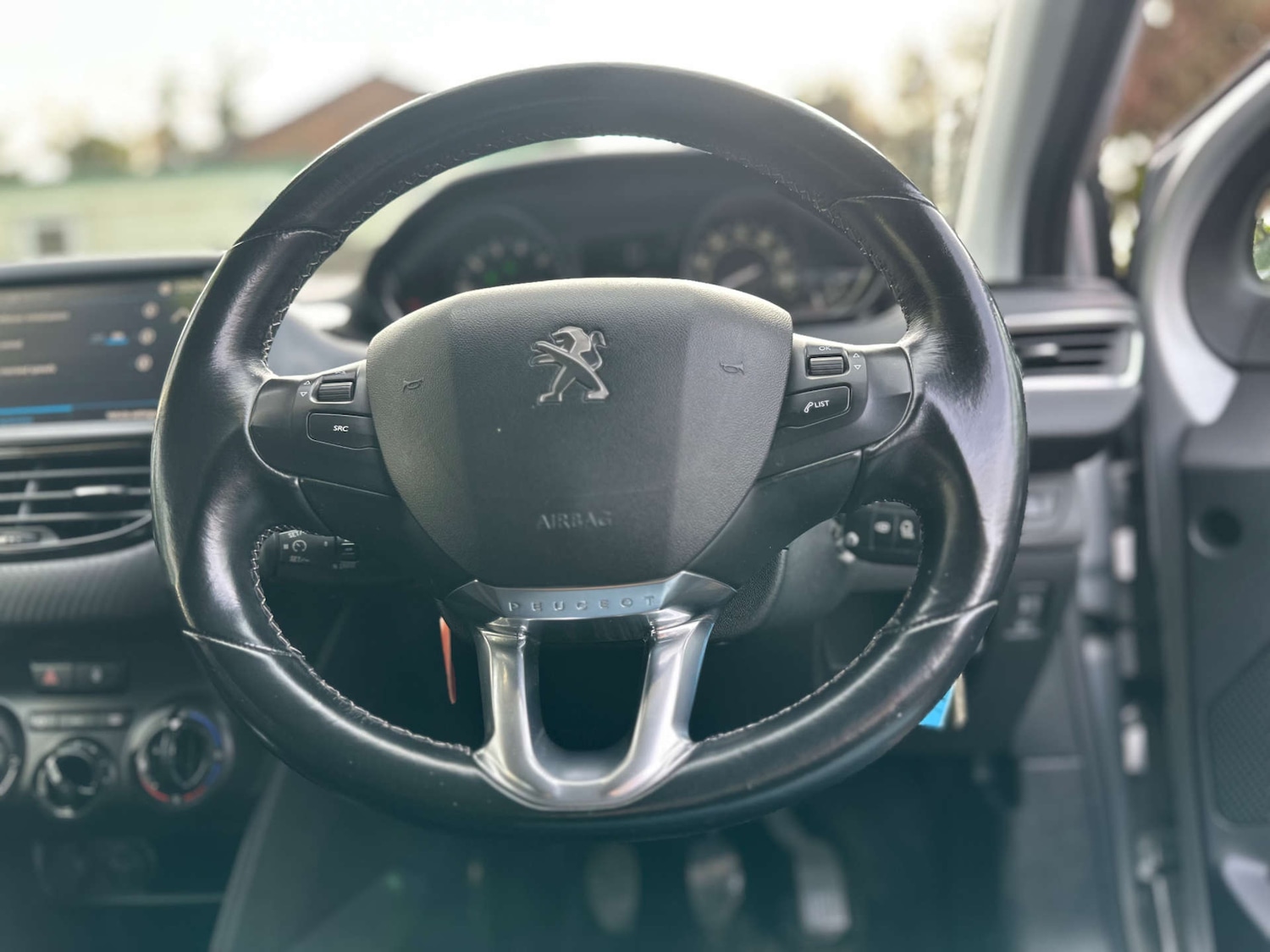 Used Peugeot 208 2017 for sale - 77058492: Photo 32