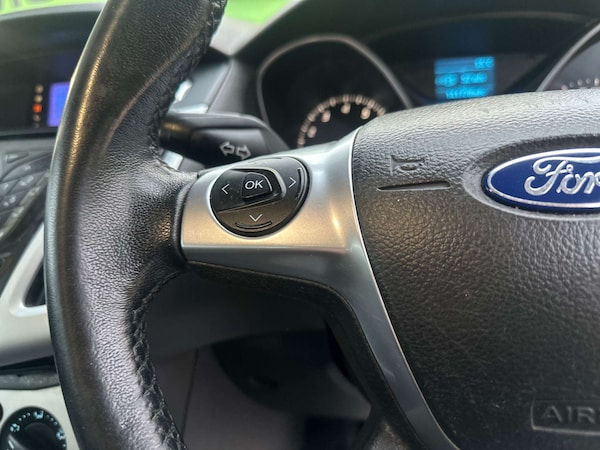 Used Ford Focus 2011 for sale - 76319701: Photo 24