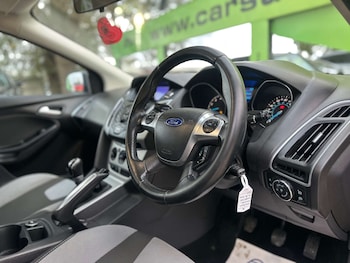 Used Ford Focus 2011 for sale - 76319701: Photo 2