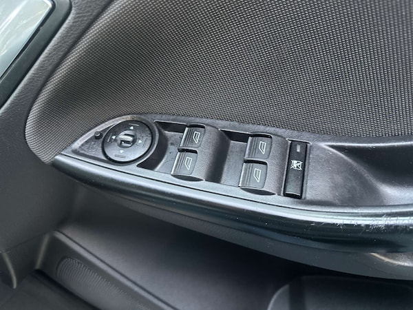 Used Ford Focus 2011 for sale - 76319701: Photo 30