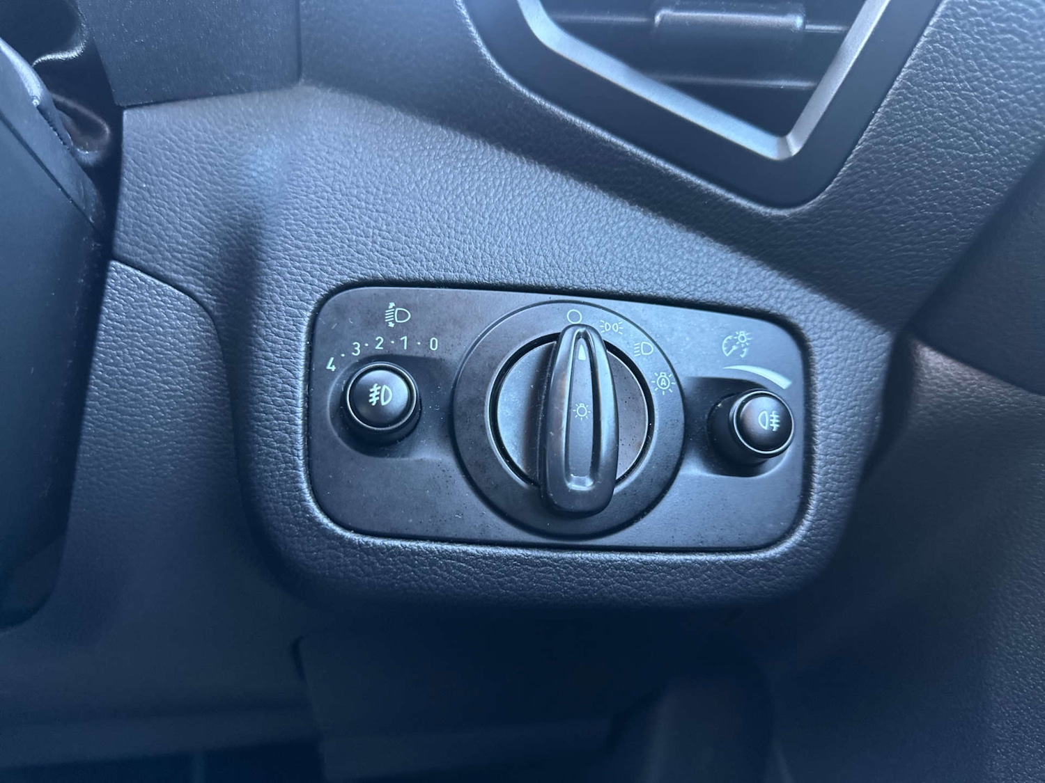 Used Ford C-Max 2016 for sale - 77797699: Photo 24