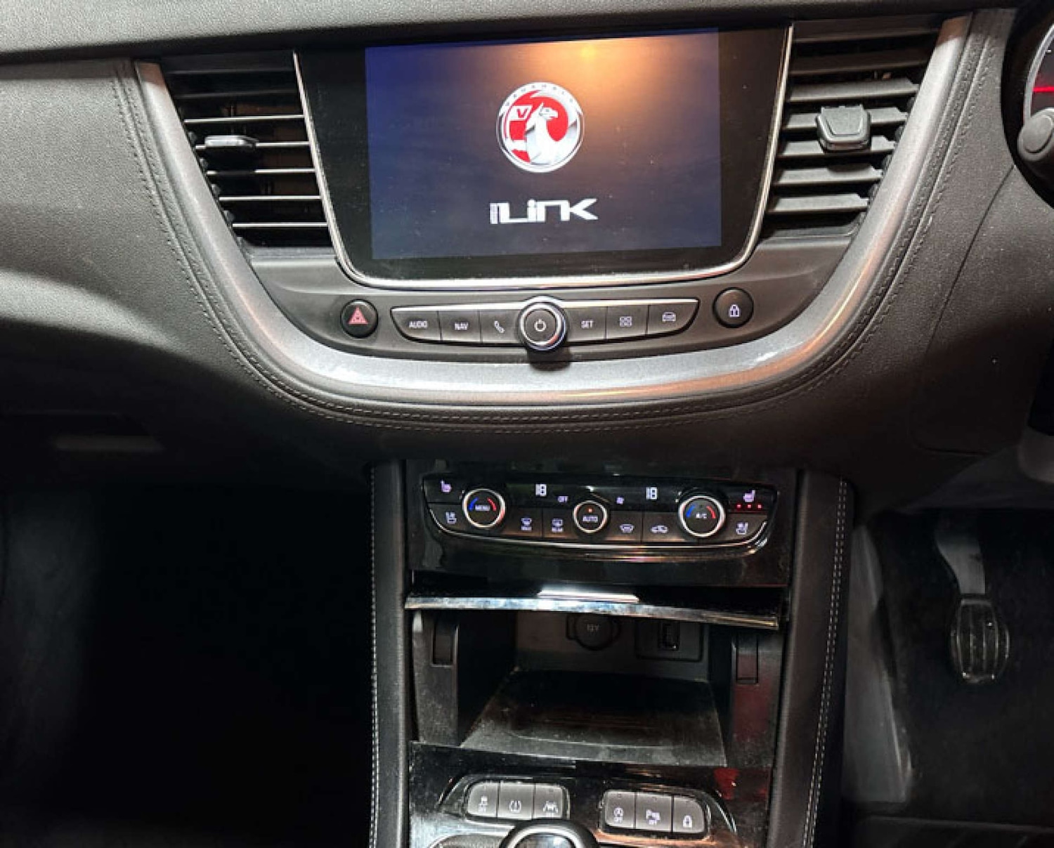 Used Vauxhall Grandland X 2019 for sale - 76598440: Photo 2