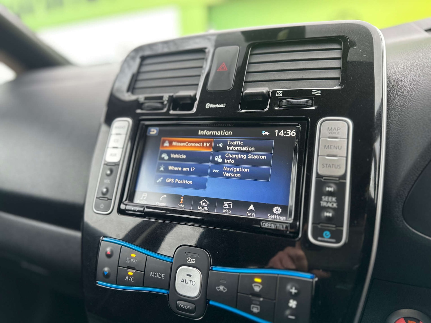 Used Nissan Leaf 2017 for sale - 77259085: Photo 24