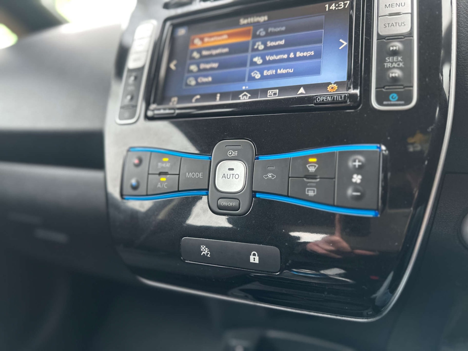 Used Nissan Leaf 2017 for sale - 77259085: Photo 27