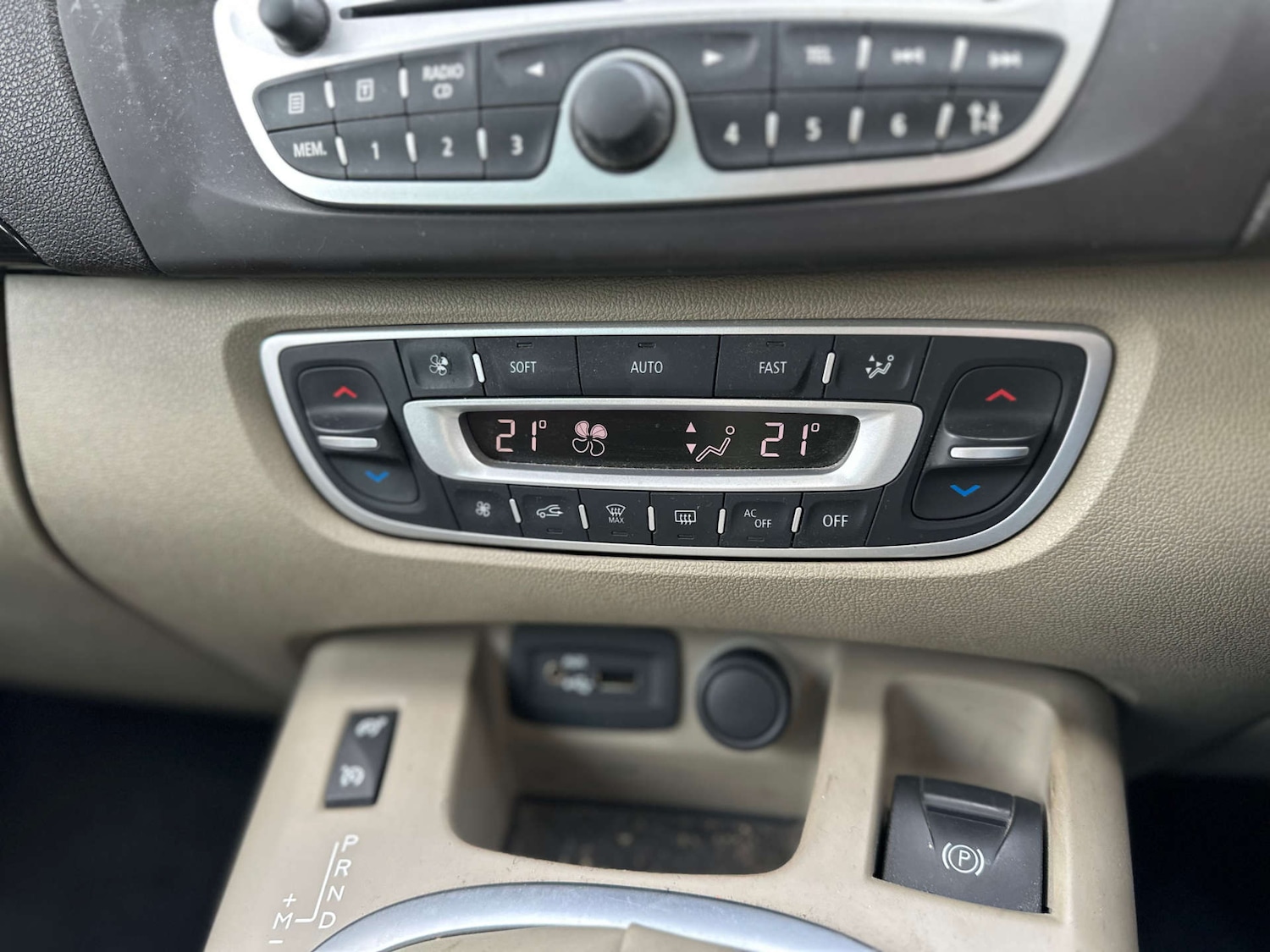 Used Renault Scenic 2009 for sale - 77880491: Photo 21