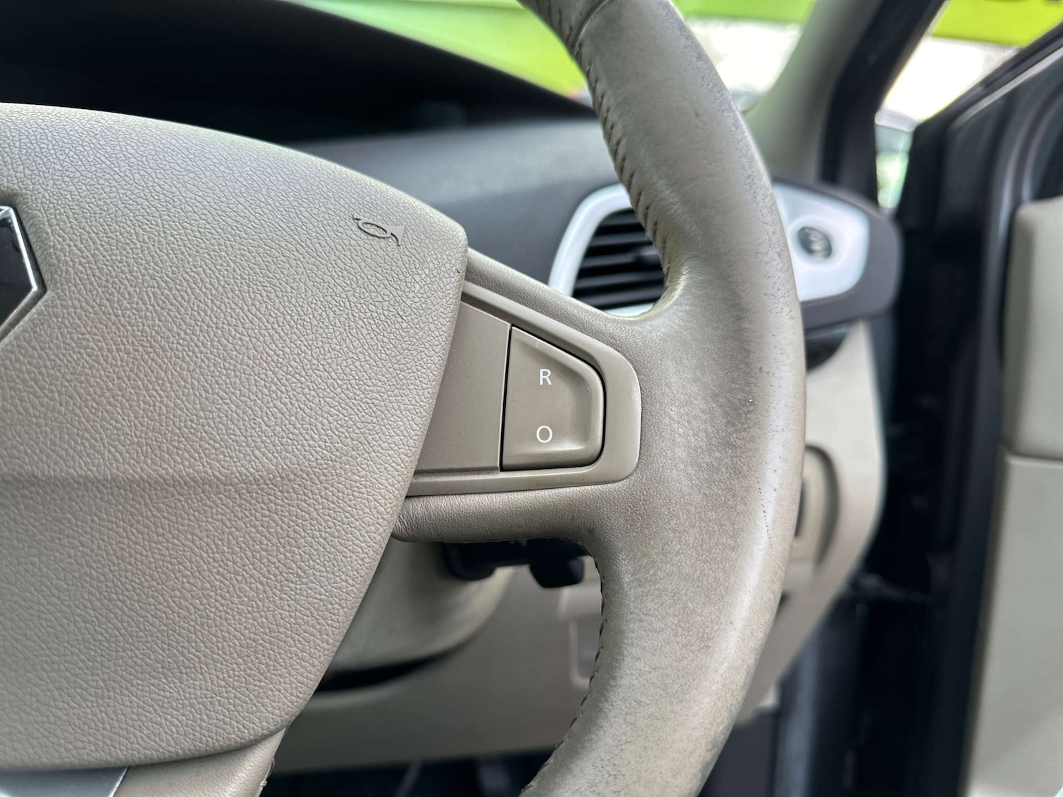 Used Renault Scenic 2009 for sale - 77880491: Photo 24