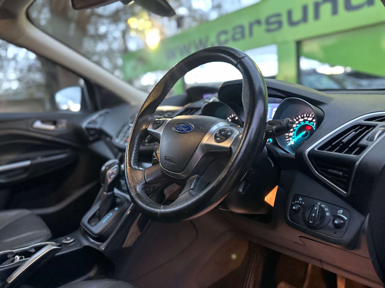 Used Ford Kuga 2015 for sale - 76393350: Photo 2