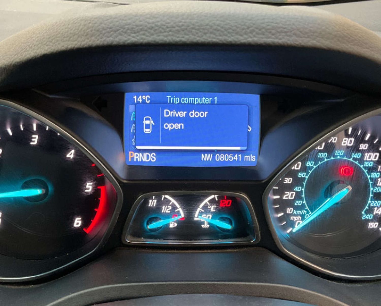 Used Ford Kuga 2015 for sale - 76393350: Photo 7