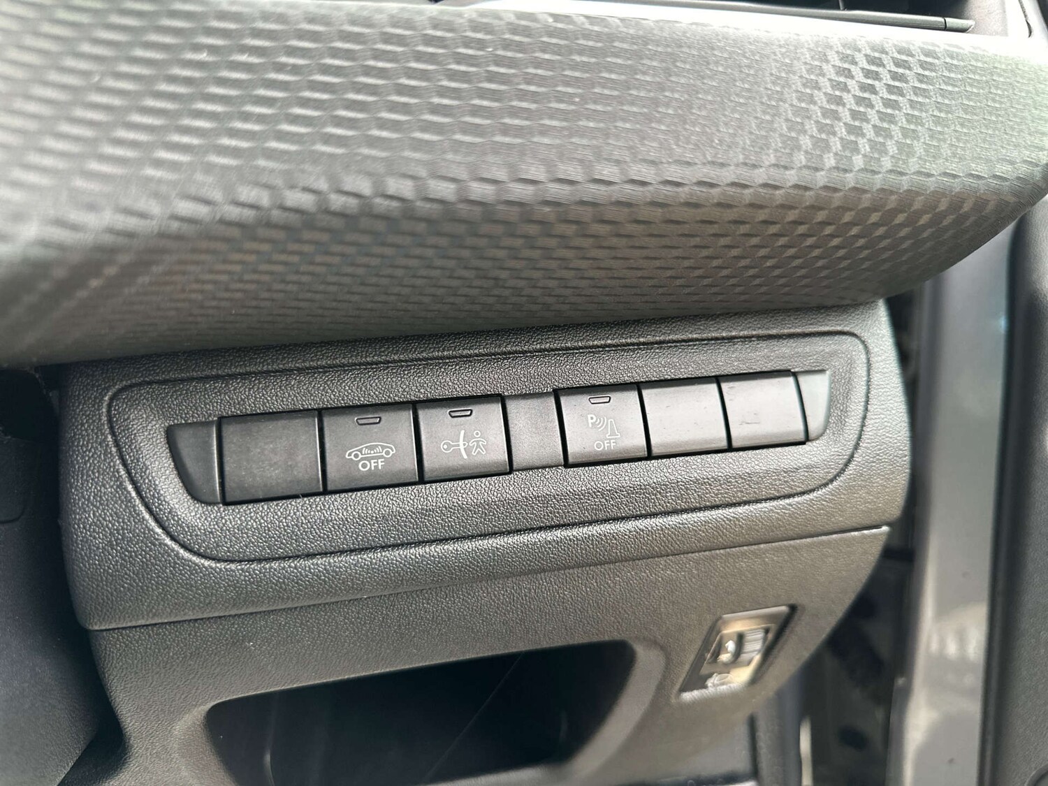 Used Peugeot 2008 2017 for sale - 76322871: Photo 29