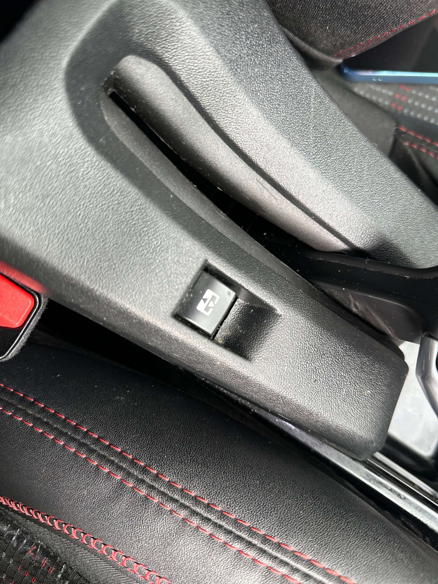 Used Peugeot 2008 2017 for sale - 76322871: Photo 32