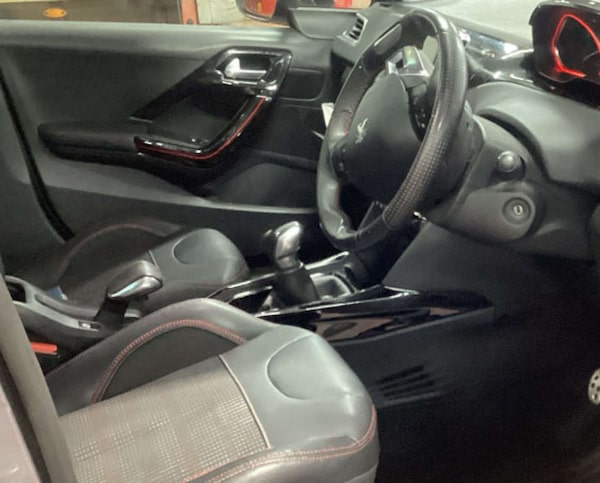 Used Peugeot 2008 2017 for sale - 76322871: Photo 3