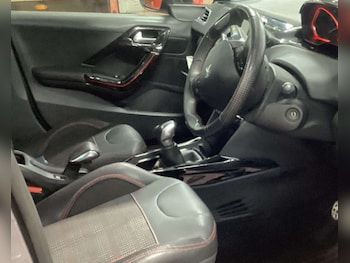 Used Peugeot 2008 2017 for sale - 76322871: Photo 3