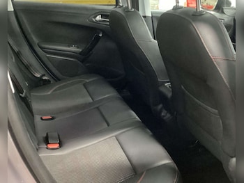 Used Peugeot 2008 2017 for sale - 76322871: Photo 4