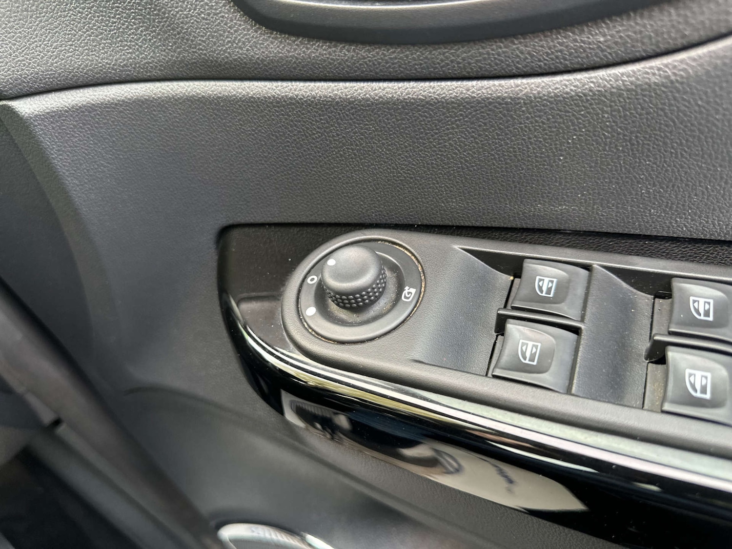 Used Renault Captur 2017 for sale - 76878080: Photo 36