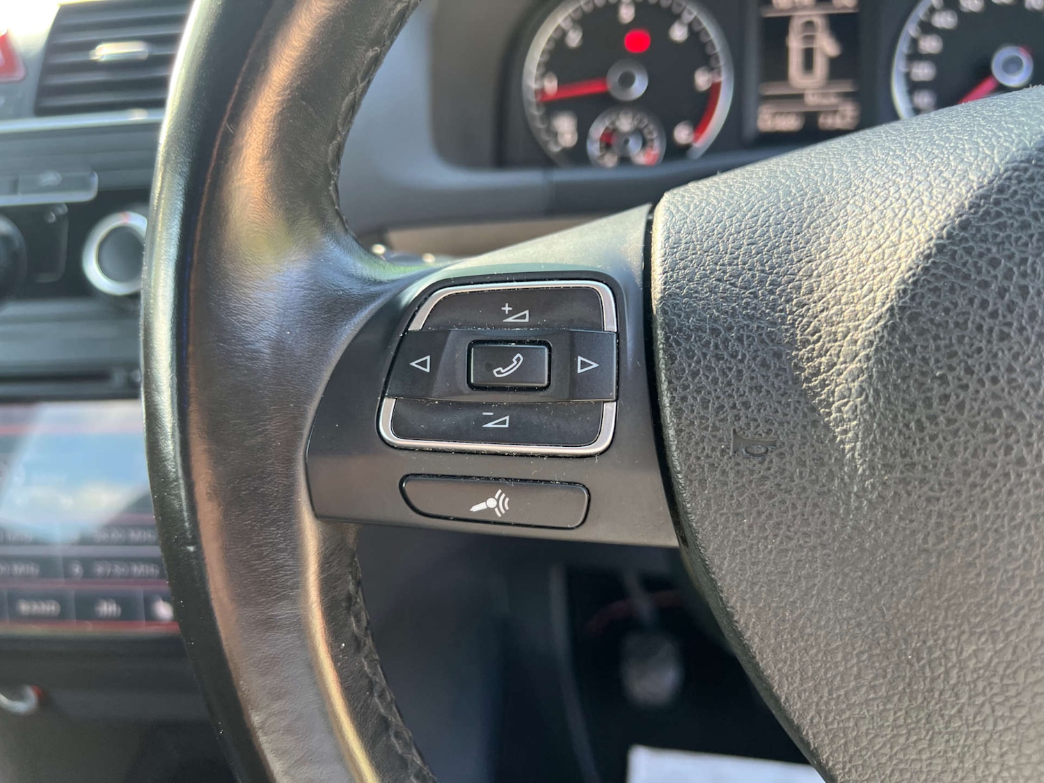 Used Volkswagen Touran 2015 for sale - 76023087: Photo 28