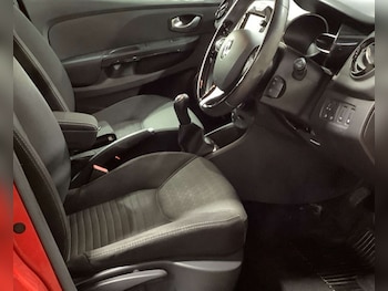 Used Renault Clio 2015 for sale - 75872791: Photo