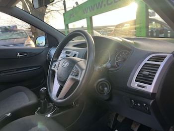 Used Hyundai i20 2011 for sale - 75597419: Photo