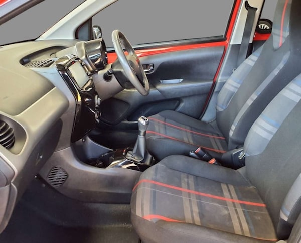 Used Peugeot 108 2015 for sale - 76223019: Photo 2