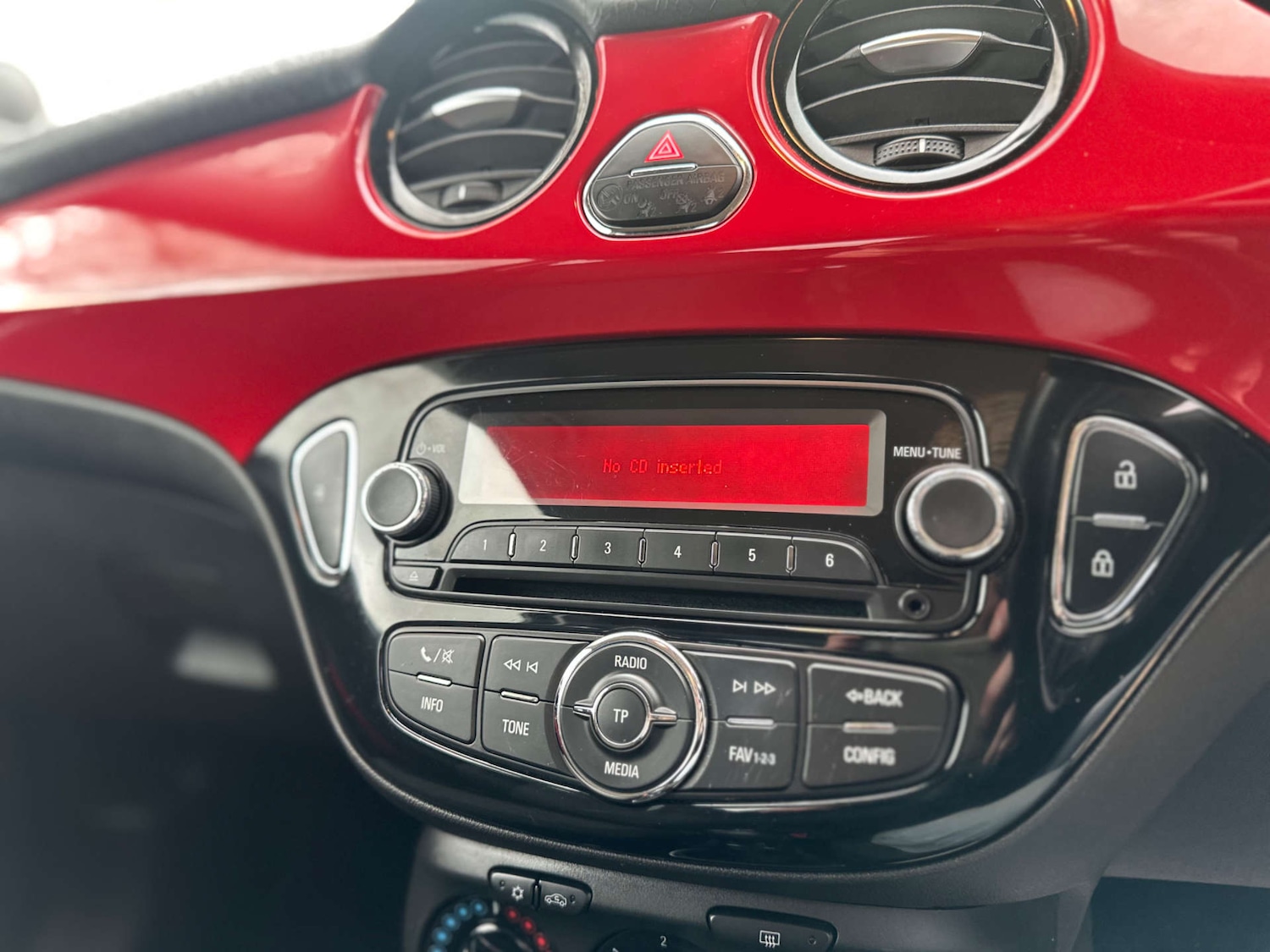 Used Vauxhall ADAM 2015 for sale - 77545015: Photo 16