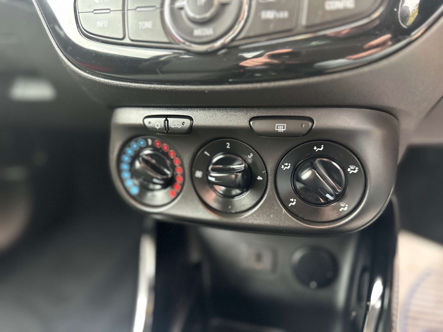 Used Vauxhall ADAM 2015 for sale - 77545015: Photo 19