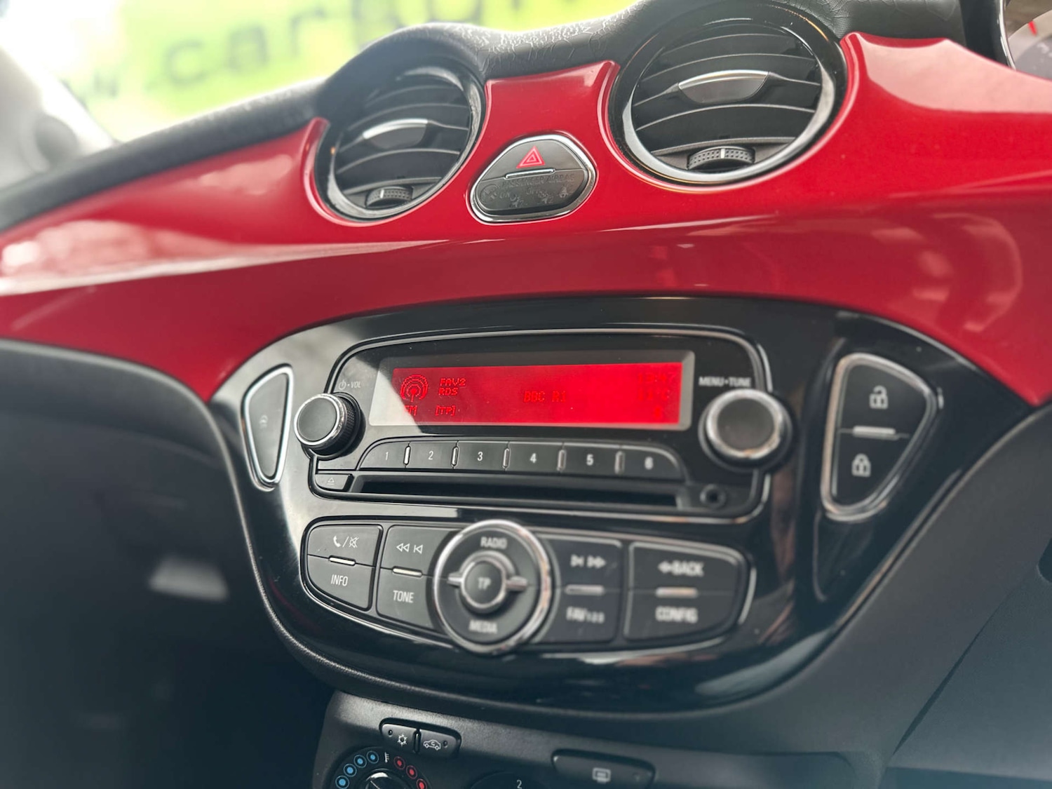 Used Vauxhall ADAM 2015 for sale - 77545015: Photo 3