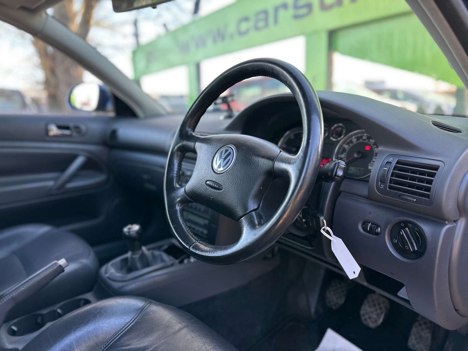 Used Volkswagen Passat 2005 for sale - 77022341: Photo 2