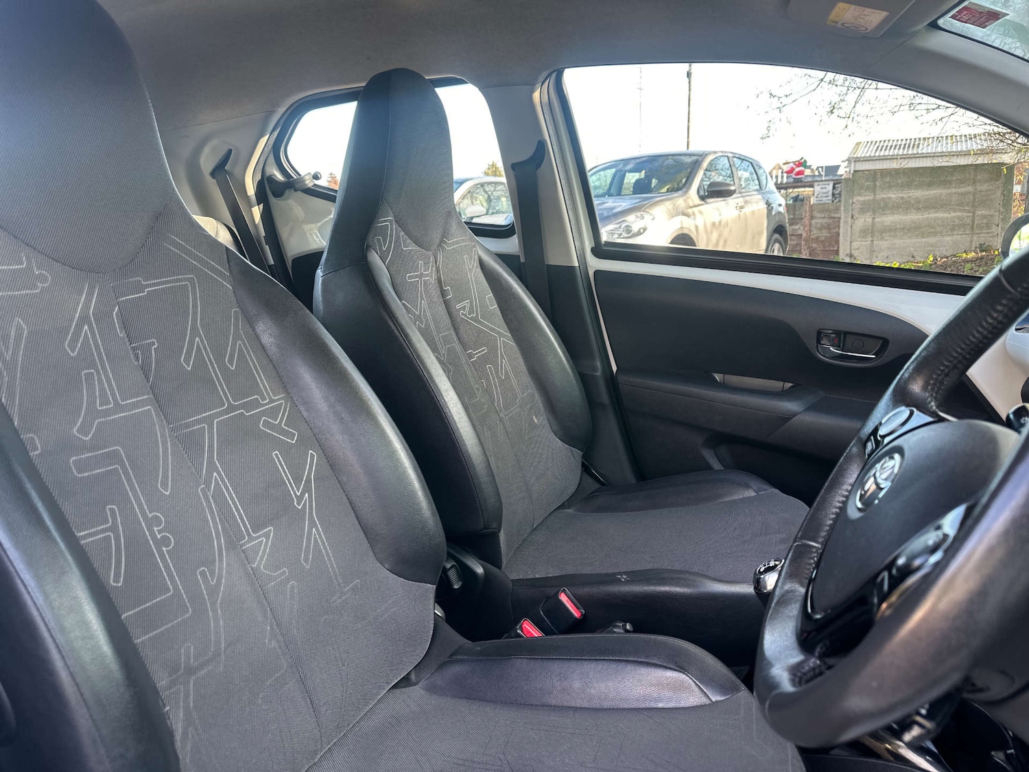 Used Toyota AYGO 2015 for sale - 76711677: Photo 13