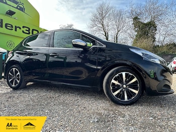 Used Peugeot 208 2018 for sale - 79359172: Photo