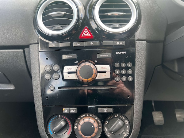 Used Vauxhall Corsa 2013 for sale - 76105320: Photo 21