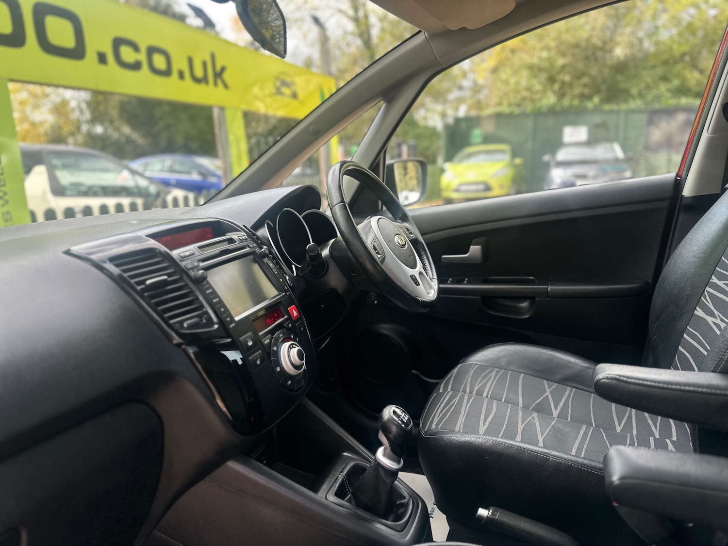 Used Kia Venga 2015 for sale - 76829749: Photo 14