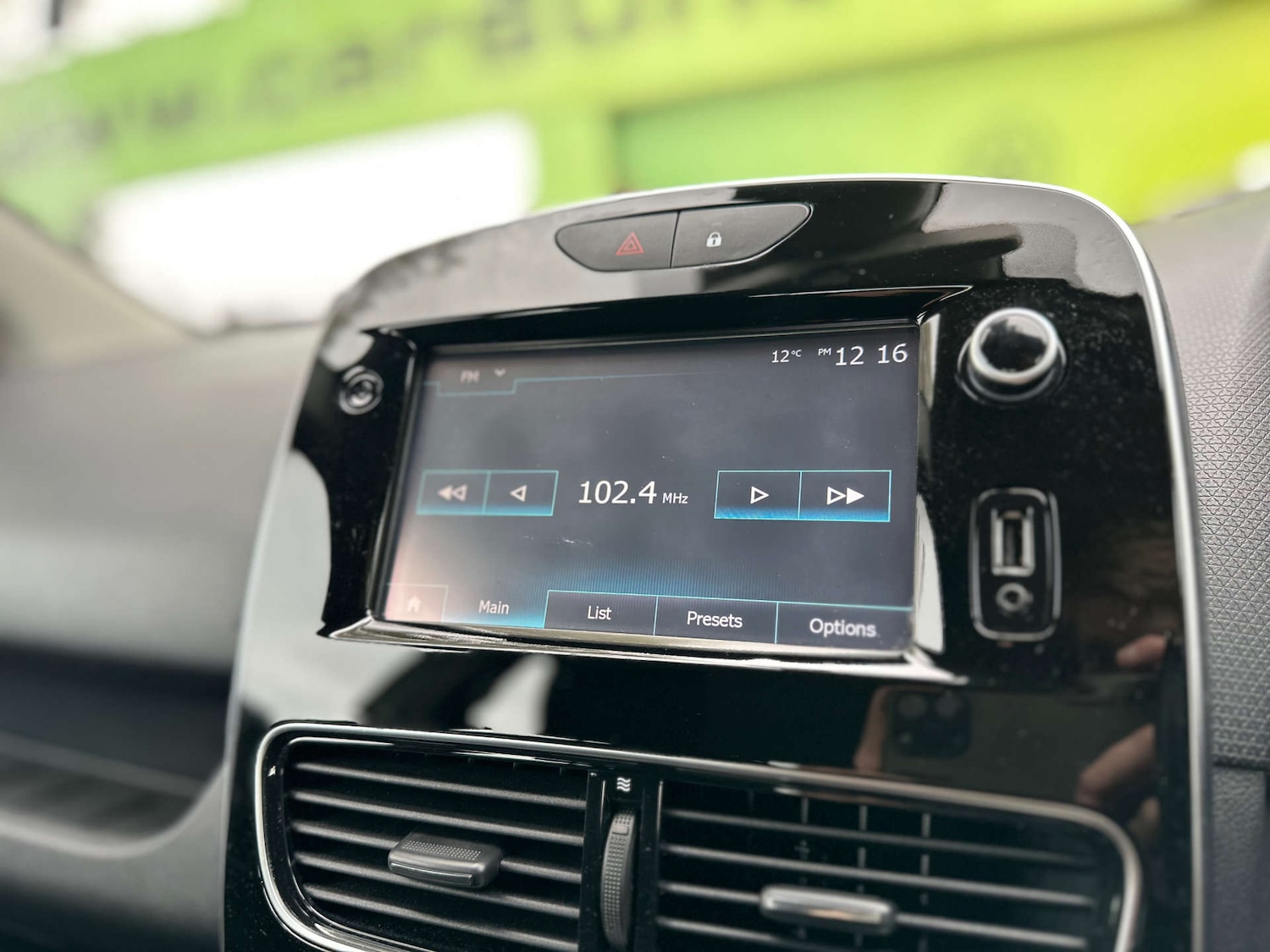 Used Renault Clio 2018 for sale - 76598439: Photo 17