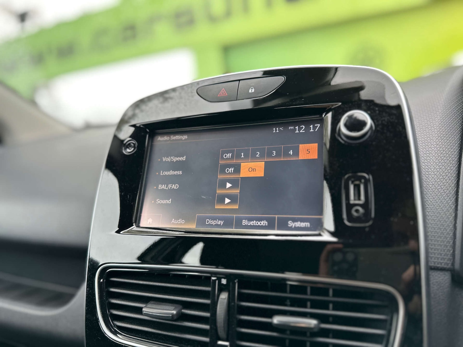 Used Renault Clio 2018 for sale - 76598439: Photo 22